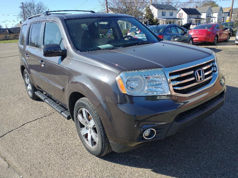 Honda Pilot Touring 4WD 5-Spd AT with DVD 2013