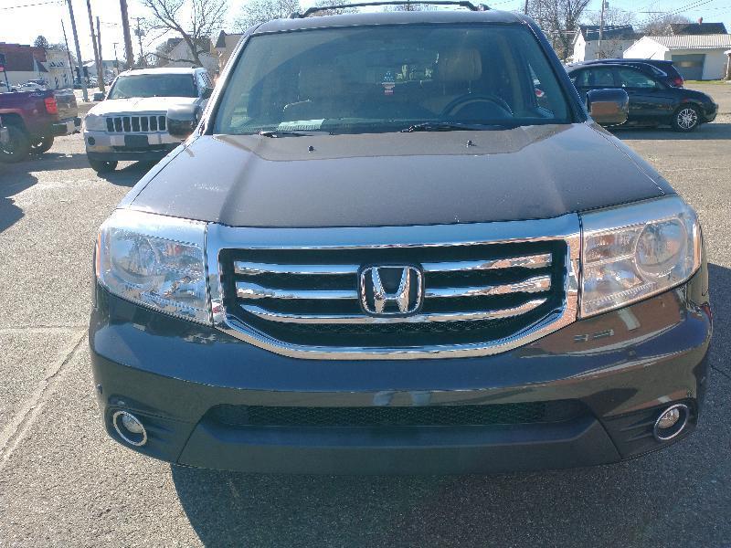 Honda Pilot Touring 4WD 5-Spd AT with DVD 2013