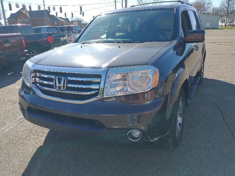 2013 Honda Pilot Touring 4WD 5-Spd AT with DVD