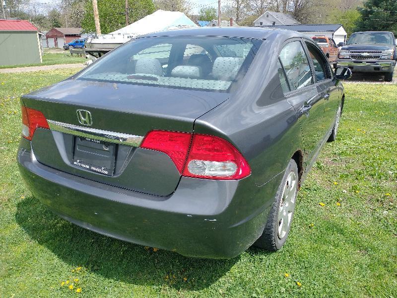 Honda Civic LX Sedan 5-Speed AT 2009