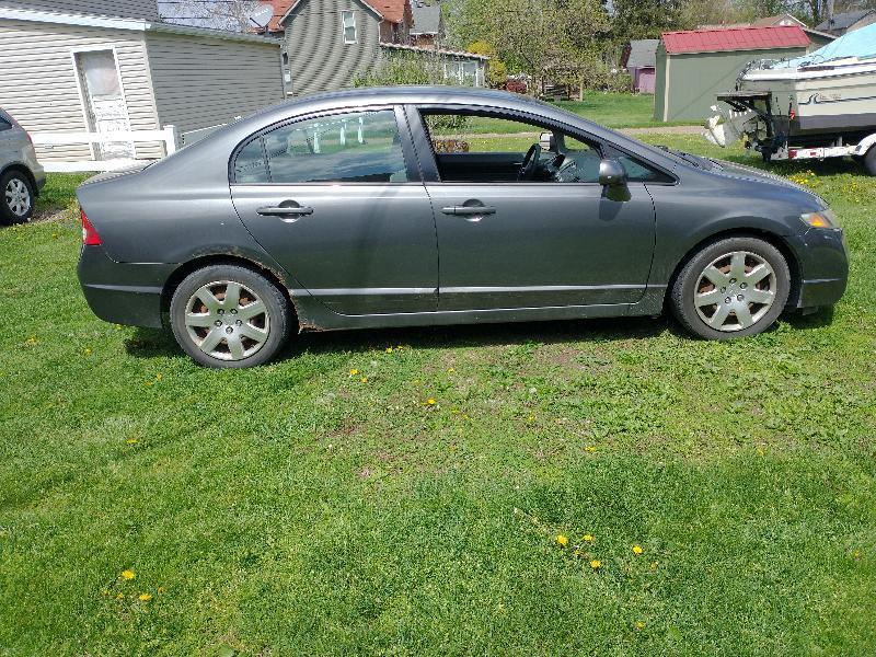 Honda Civic LX Sedan 5-Speed AT 2009