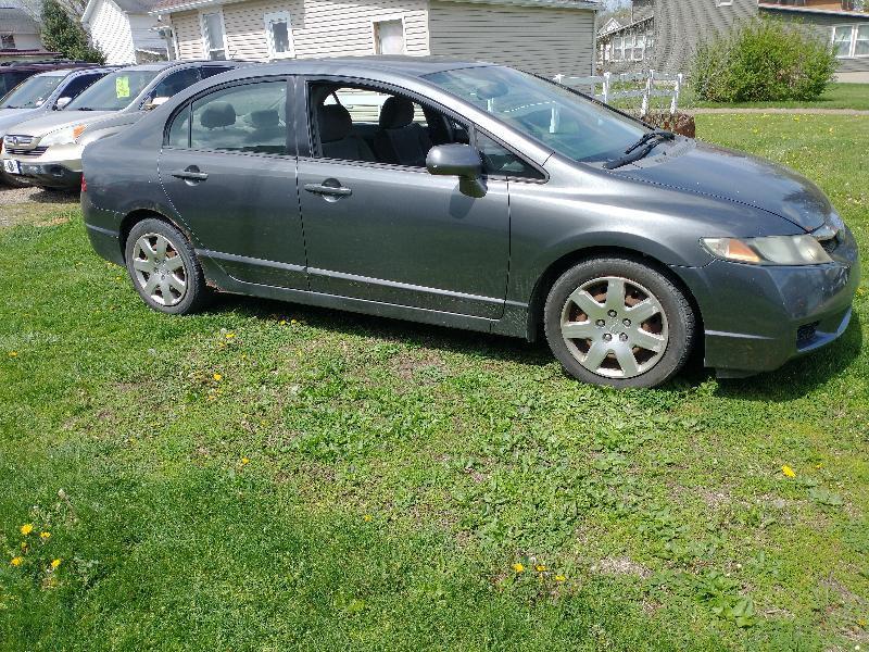 Honda Civic LX Sedan 5-Speed AT 2009