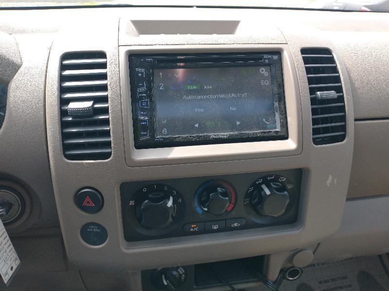 Nissan Frontier LE Crew Cab 4WD 2008