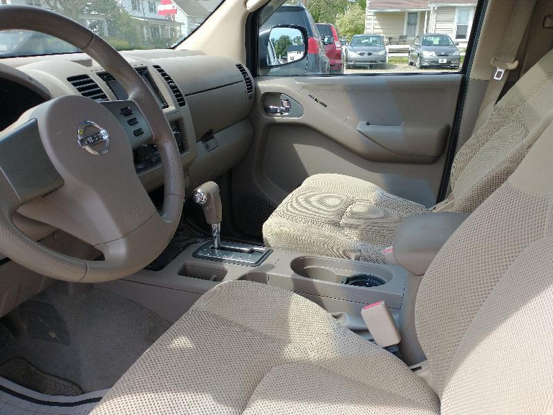 Nissan Frontier LE Crew Cab 4WD 2008