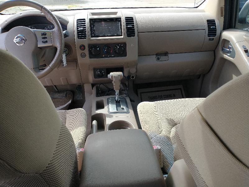 Nissan Frontier LE Crew Cab 4WD 2008