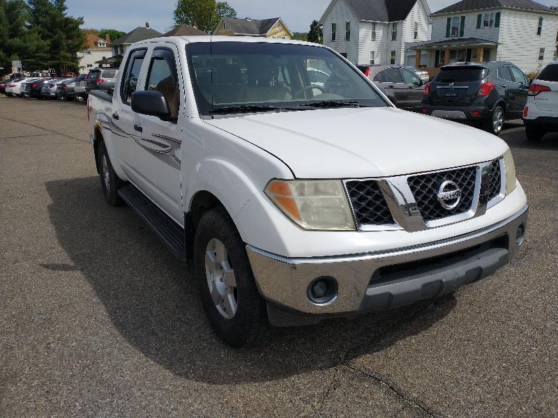 Nissan Frontier LE Crew Cab 4WD 2008