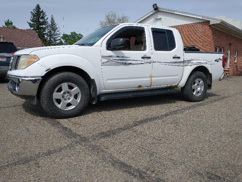 Nissan Frontier LE Crew Cab 4WD 2008