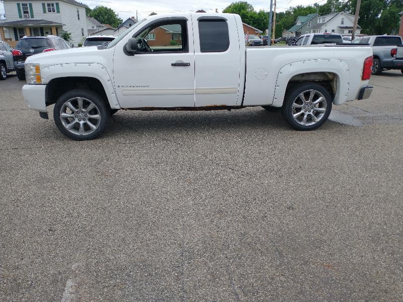 Chevrolet Silverado 1500 LT1 Ext. Cab Long Box 4WD 2009