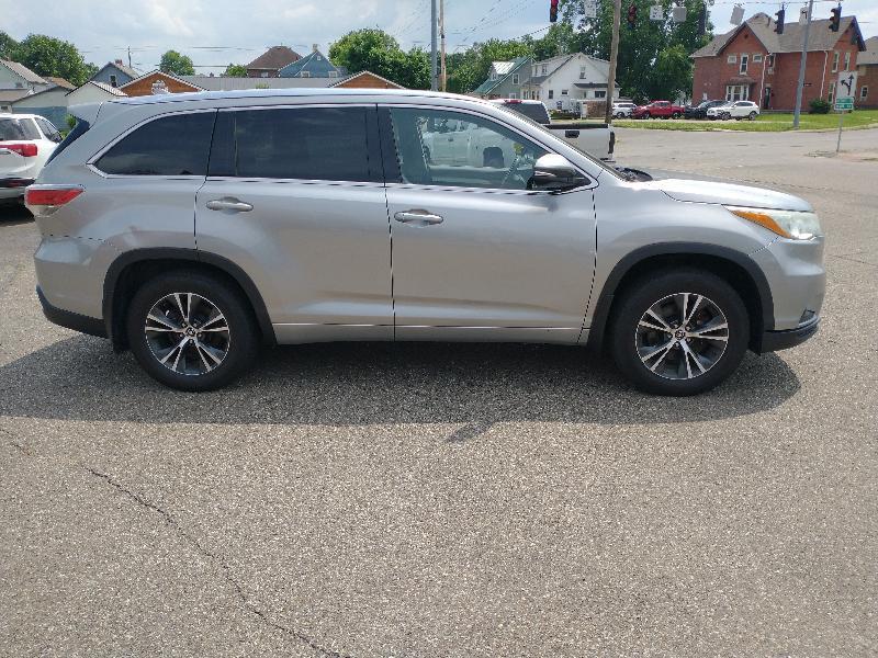 Toyota Highlander XLE AWD V6 2016