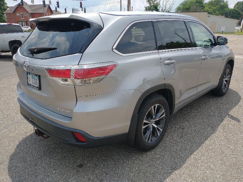 Toyota Highlander XLE AWD V6 2016