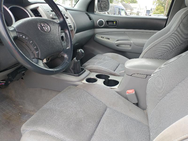 Toyota Tacoma Double Cab V6 Manual 4WD 2005