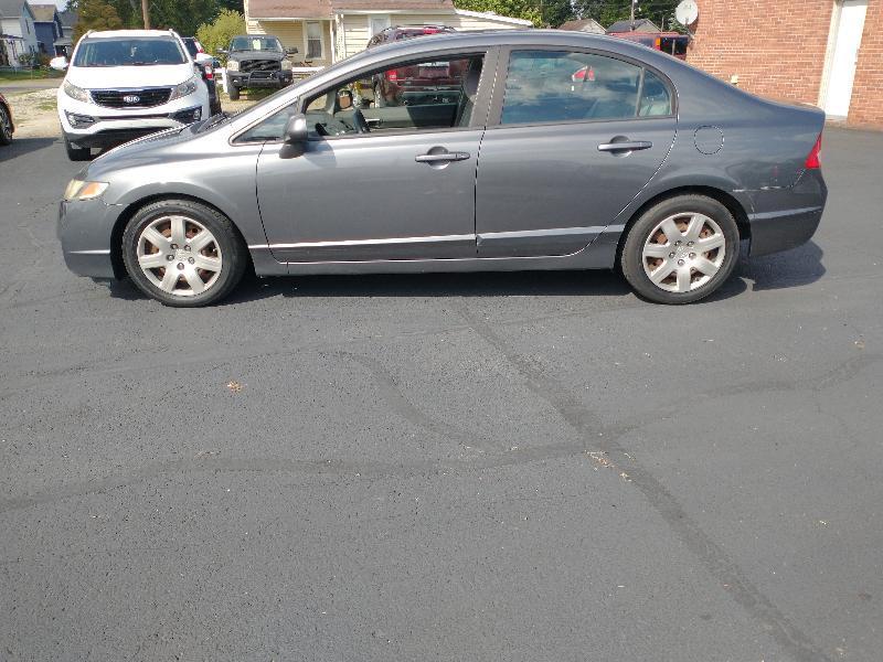 Honda Civic LX Sedan 5-Speed AT 2010