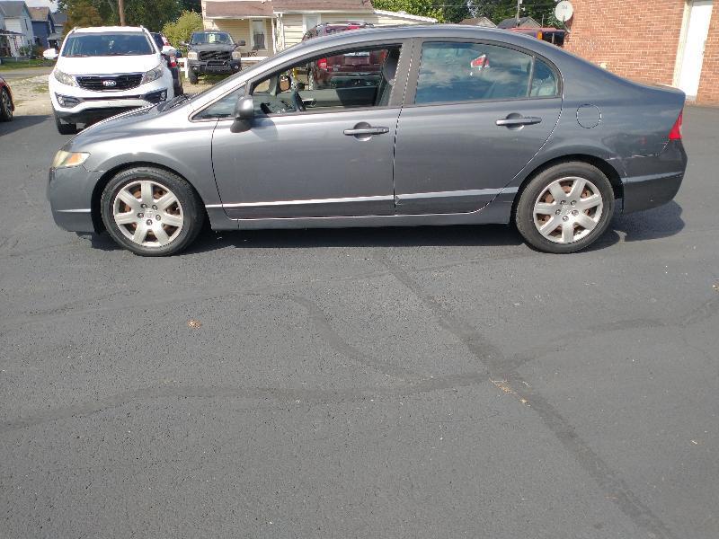 Honda Civic LX Sedan 5-Speed AT 2010
