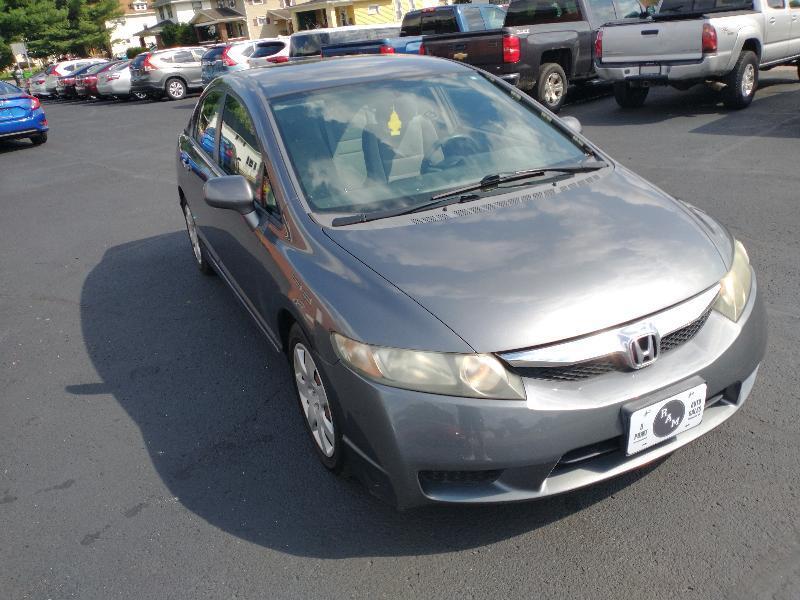 Honda Civic LX Sedan 5-Speed AT 2010