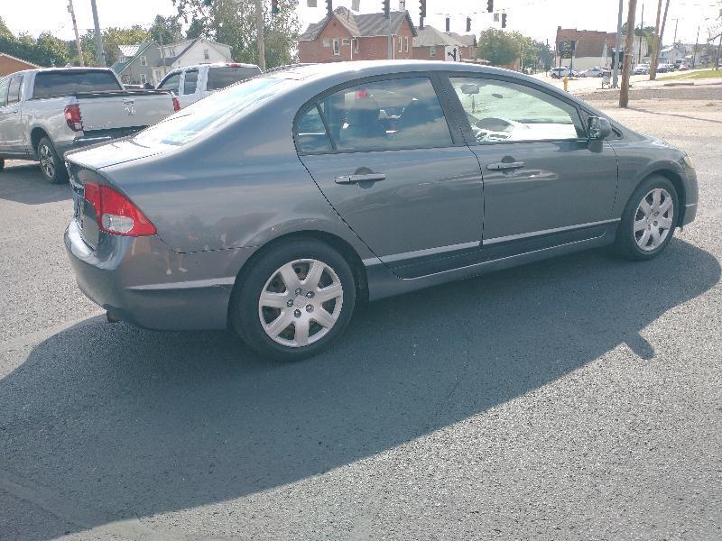 Honda Civic LX Sedan 5-Speed AT 2010
