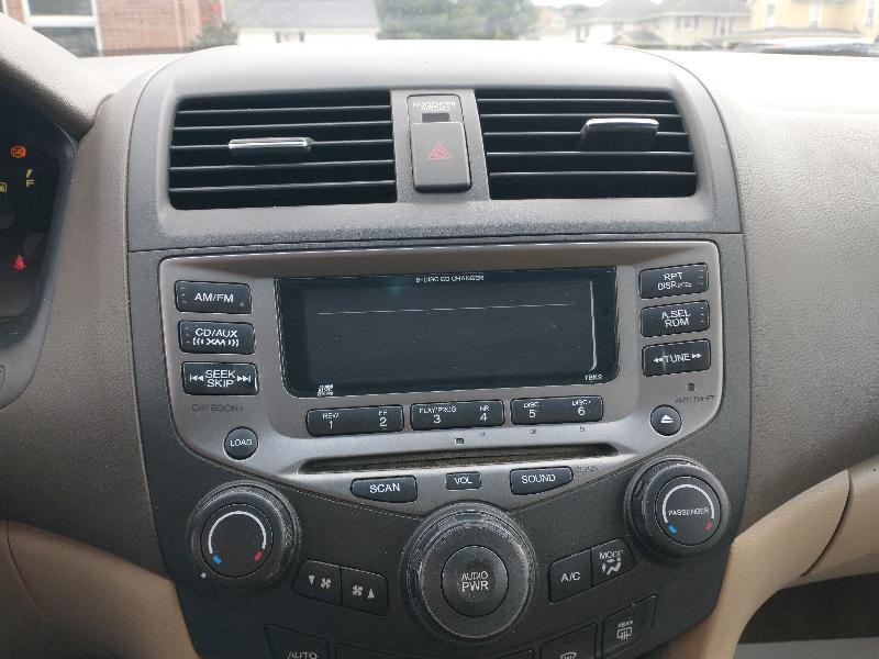Honda Accord EX V-6 Sedan AT w/ Nav System/ XM Radio 2006