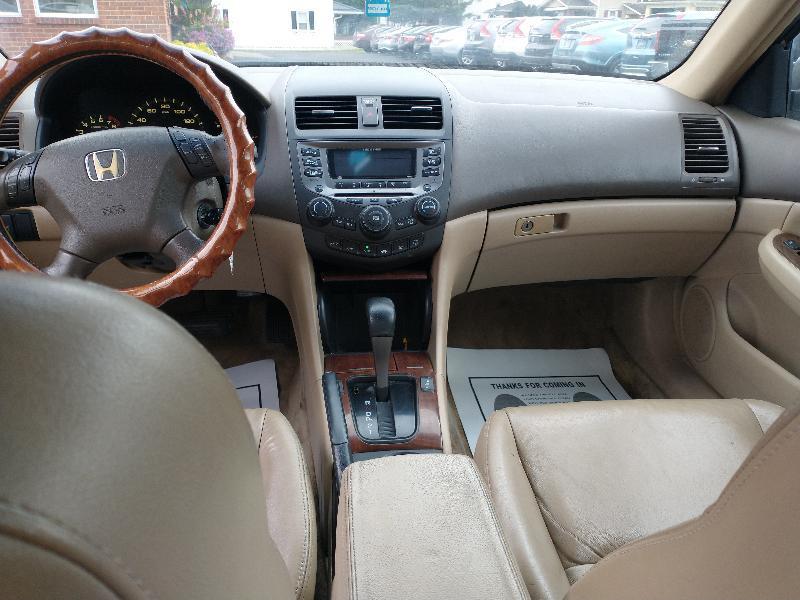 Honda Accord EX V-6 Sedan AT w/ Nav System/ XM Radio 2006