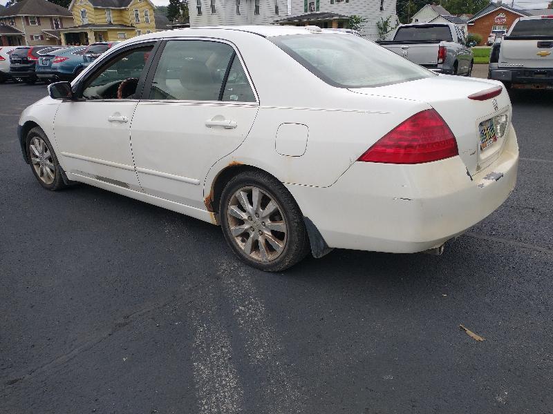 Honda Accord EX V-6 Sedan AT w/ Nav System/ XM Radio 2006
