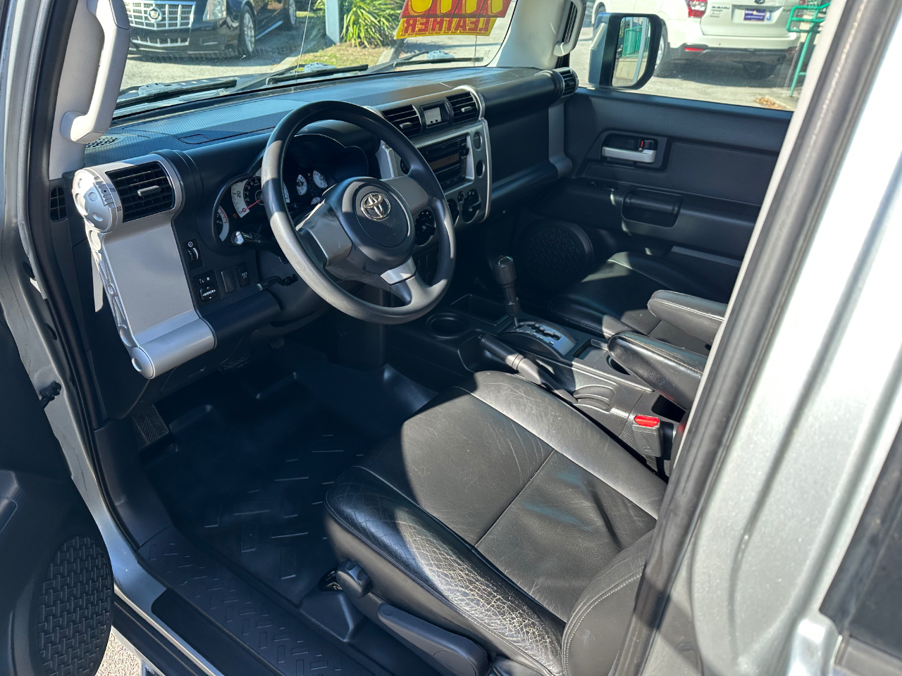 Toyota FJ Cruiser RWD 4dr Auto (Natl) 2010