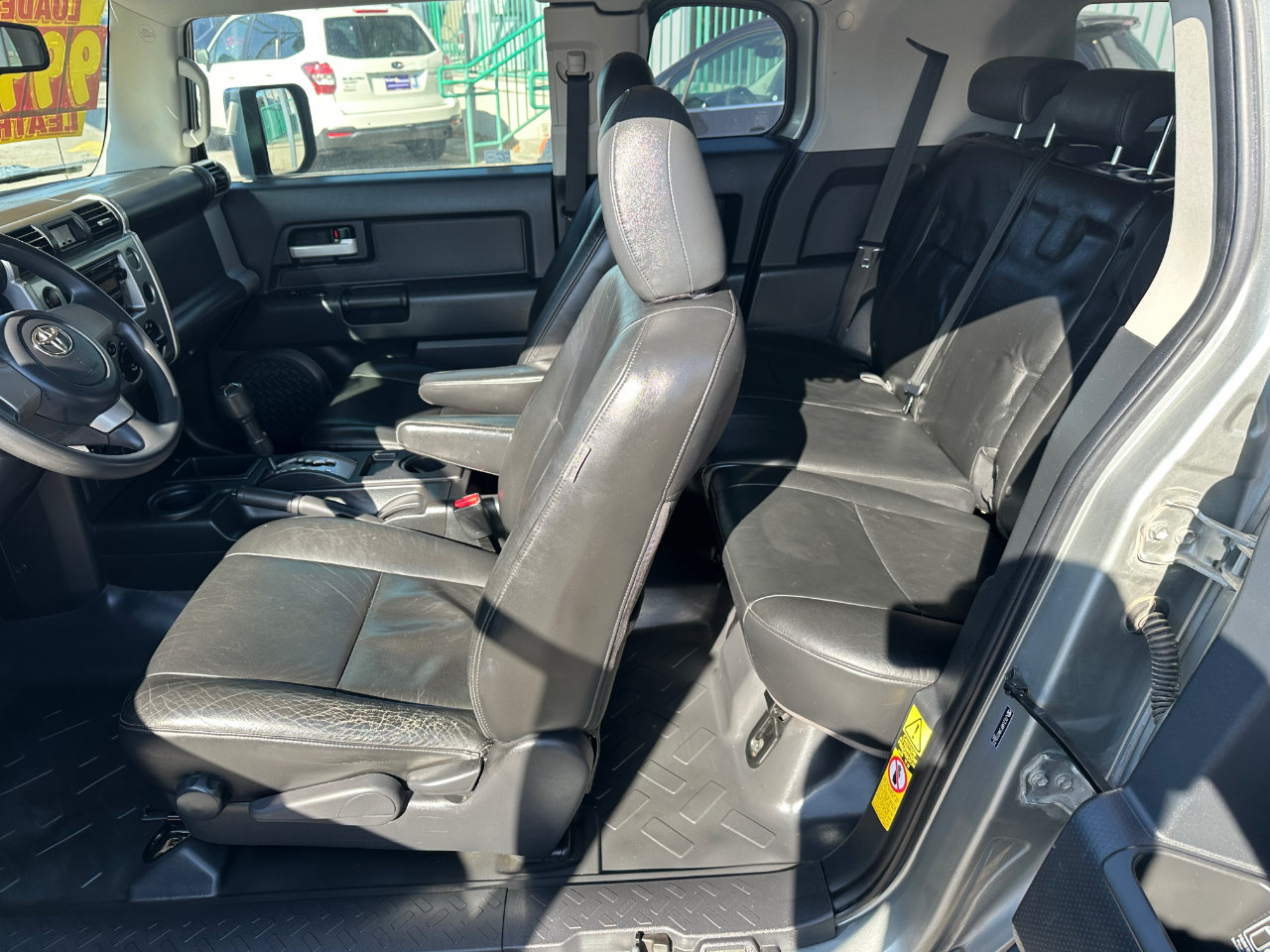 Toyota FJ Cruiser RWD 4dr Auto (Natl) 2010