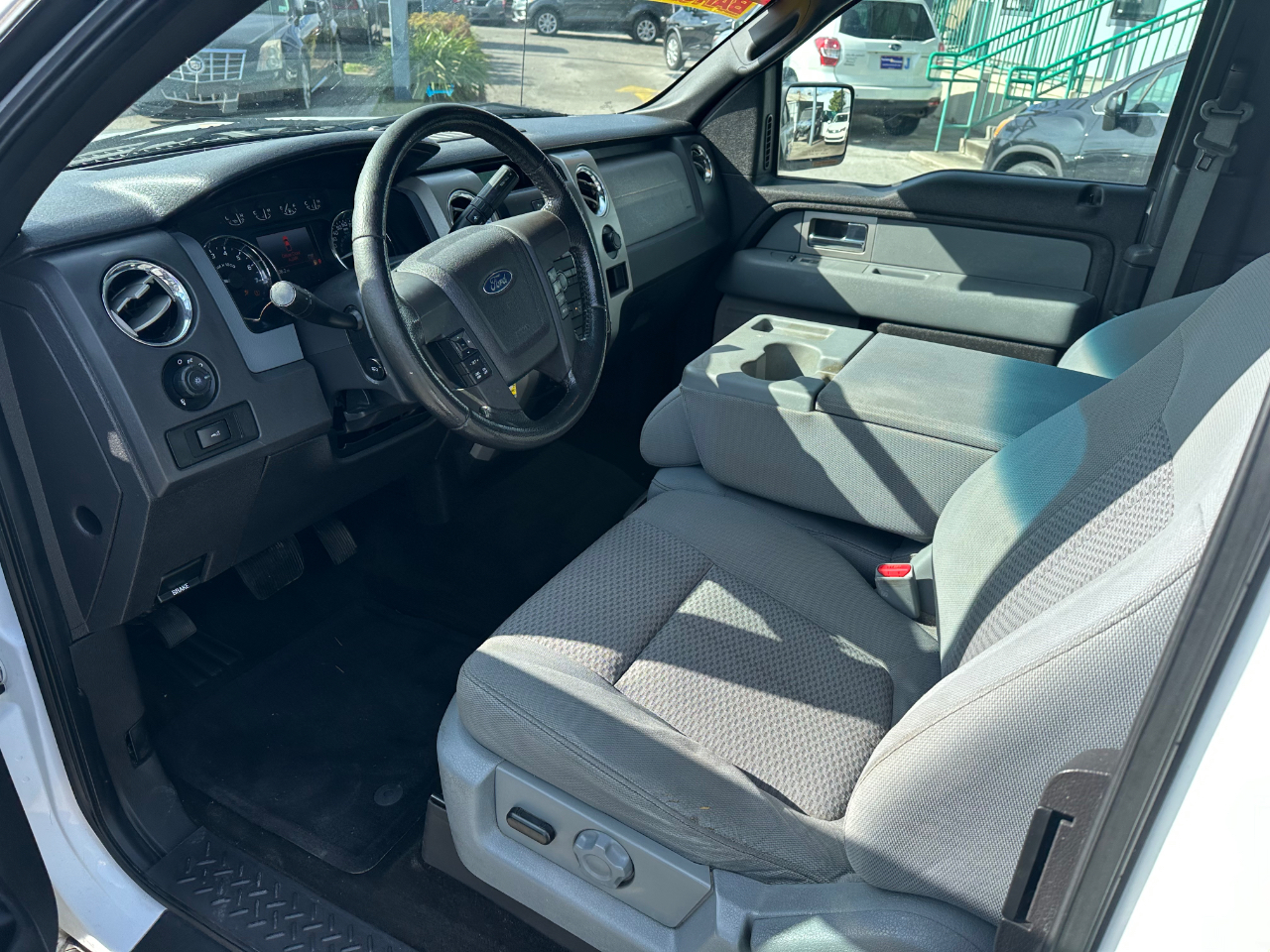 Ford F-150 2WD SuperCab 145" Lariat 2011