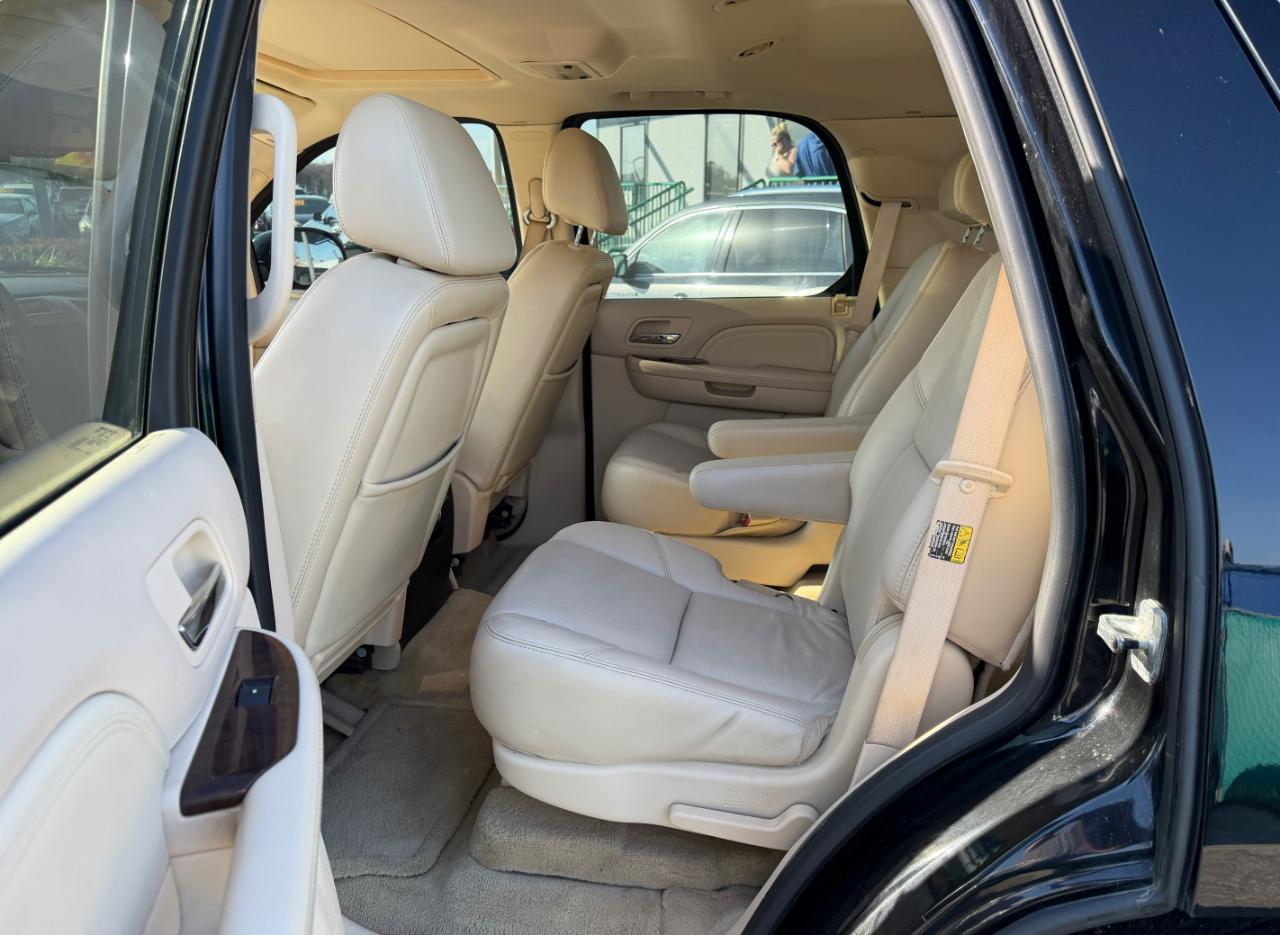 Cadillac Escalade AWD 4dr 2007