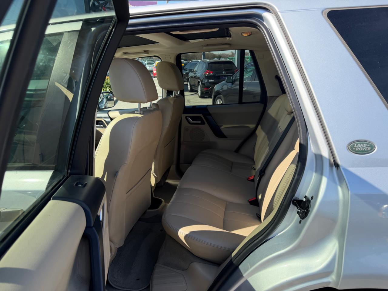 Land Rover LR2 AWD 4dr HSE 2011