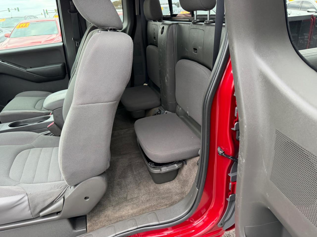 Nissan Frontier 2WD King Cab I4 Auto SE 2010