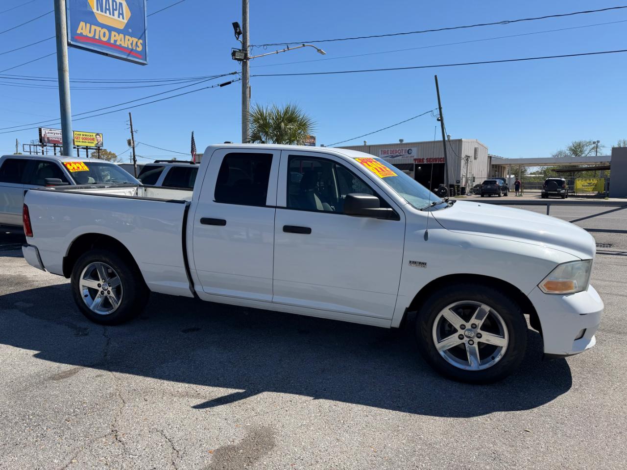 RAM 1500 2WD Quad Cab 140.5" Express 2012