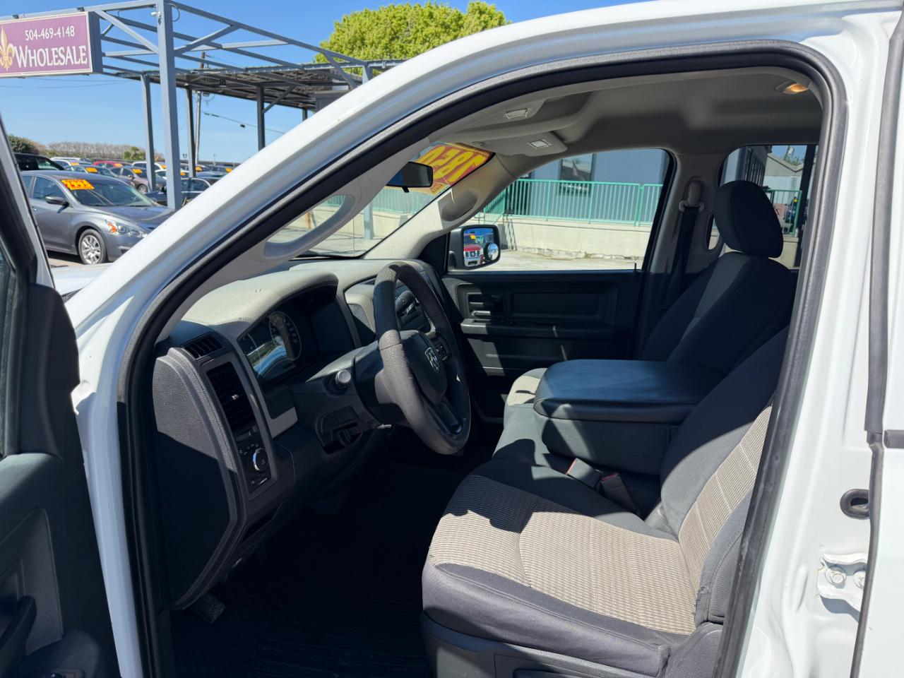 RAM 1500 2WD Quad Cab 140.5" Express 2012