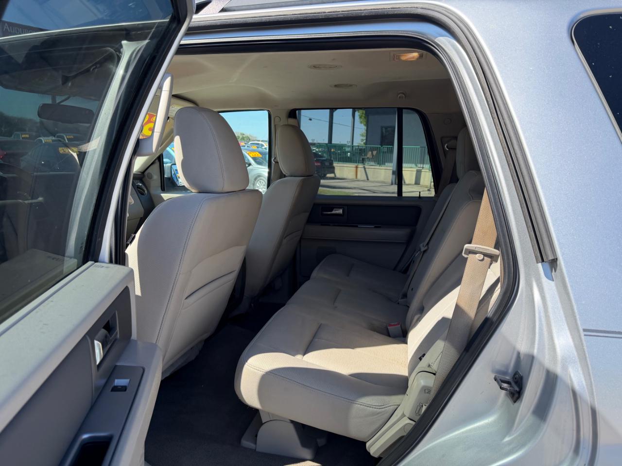 Ford Expedition 2WD 4dr King Ranch 2012