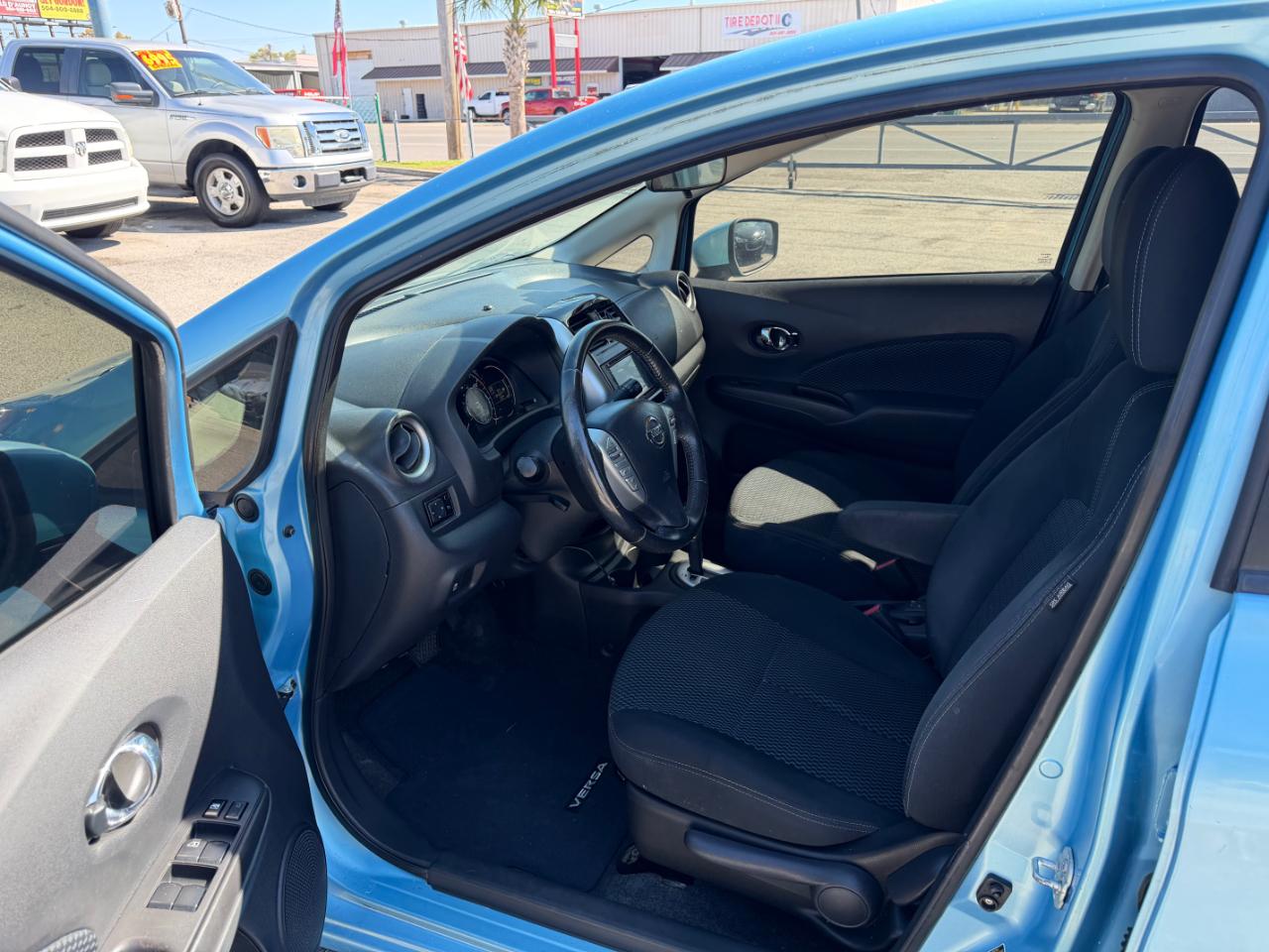 Nissan Versa Note 5dr HB CVT 1.6 SV 2015