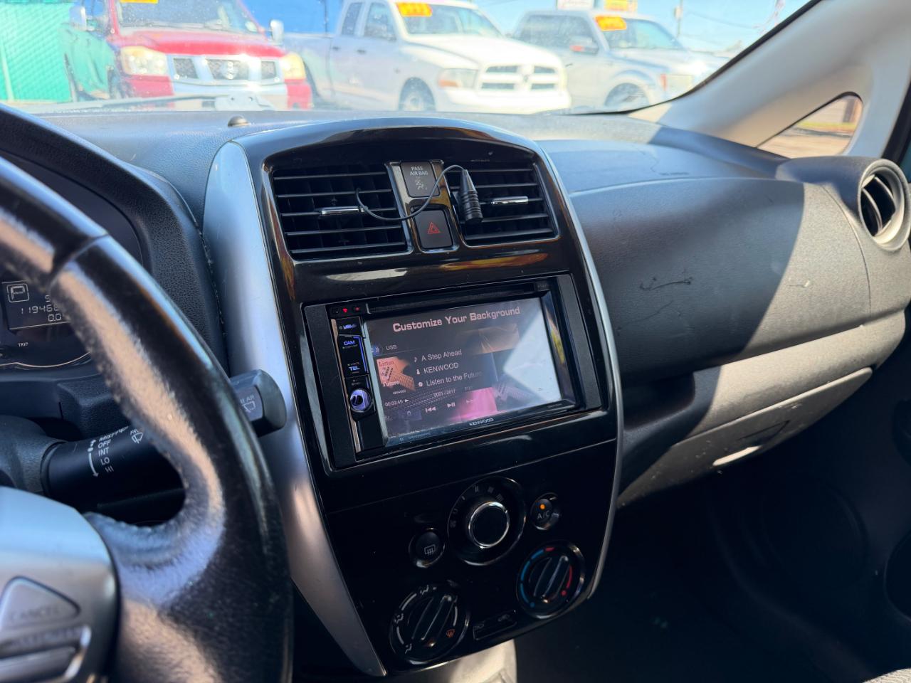 Nissan Versa Note 5dr HB CVT 1.6 SV 2015