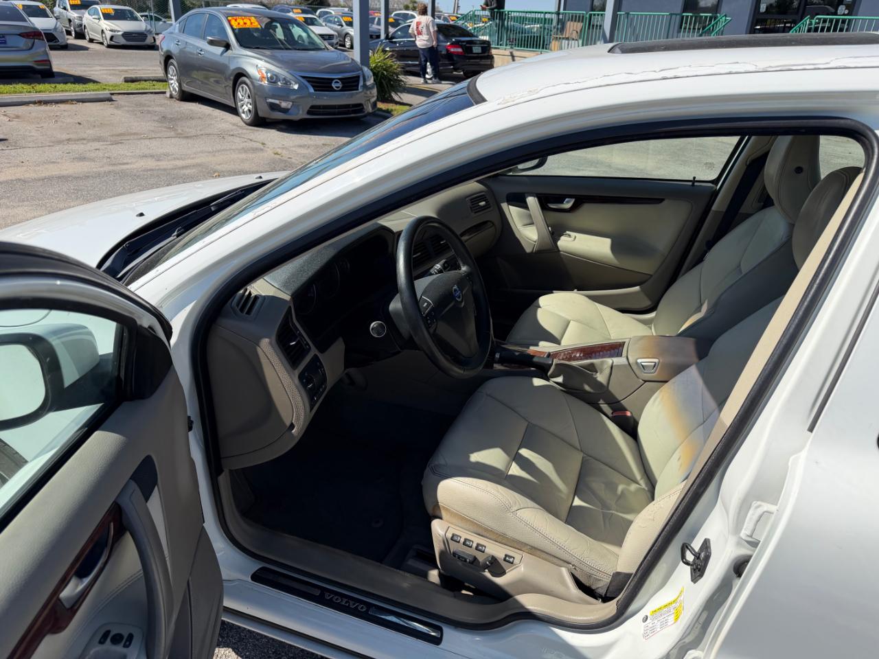 Volvo S60 4dr Sdn 2.5T FWD 2009