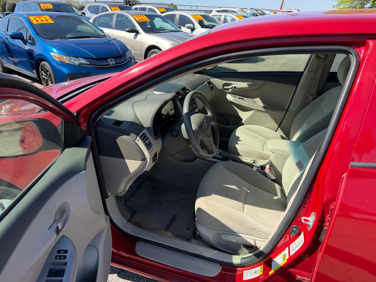 Toyota Corolla 4dr Sdn Man (Natl) 2010