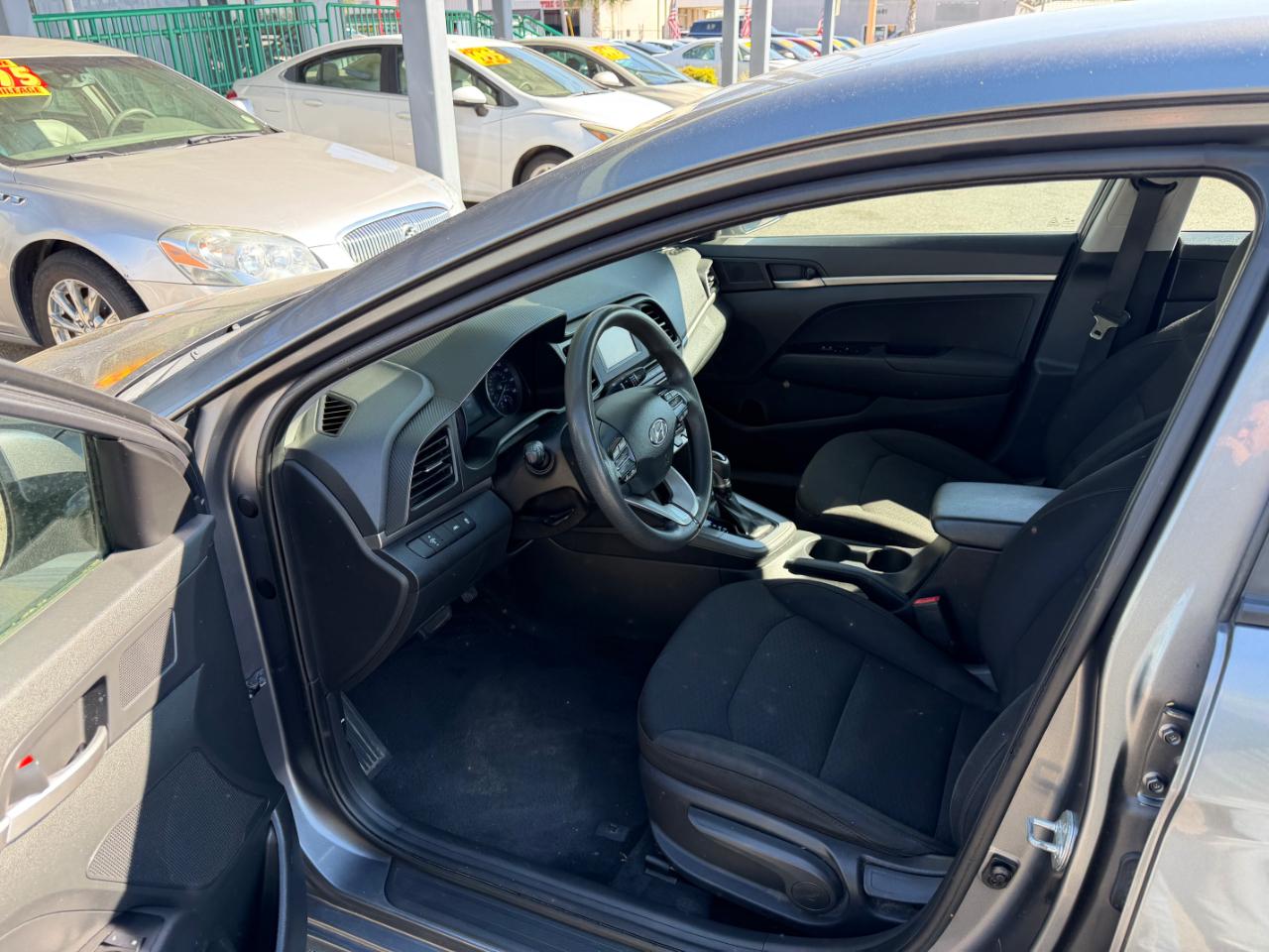 Hyundai Elantra SE IVT 2020