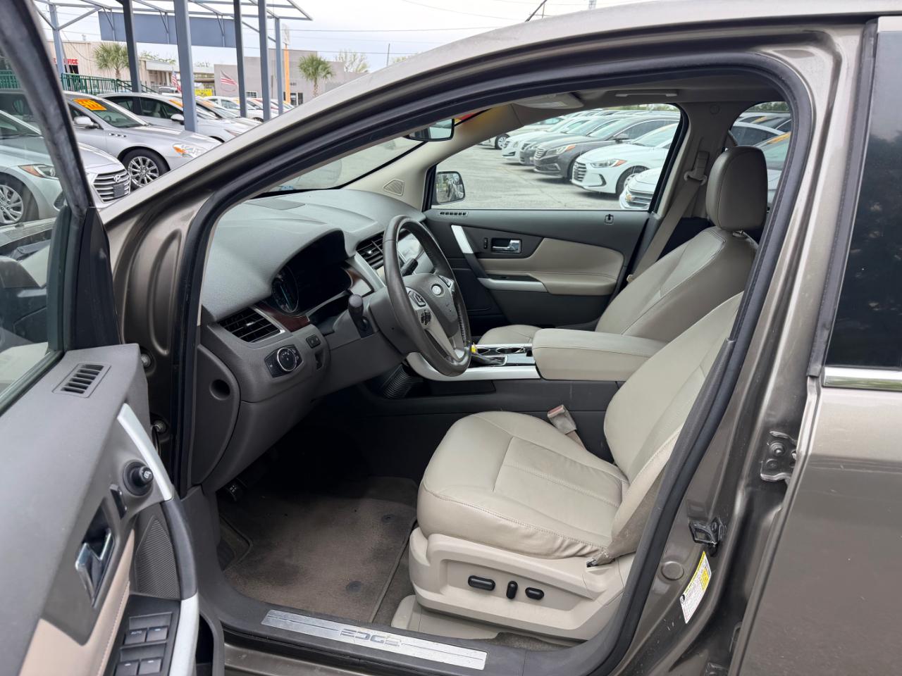 Ford Edge 4dr Limited FWD 2012