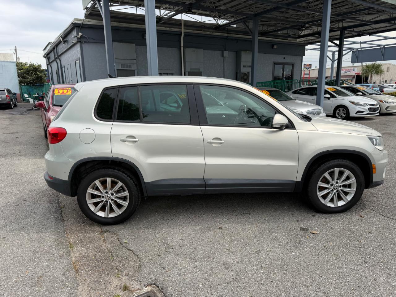Volkswagen Tiguan 2WD 4dr Auto R-Line 2014
