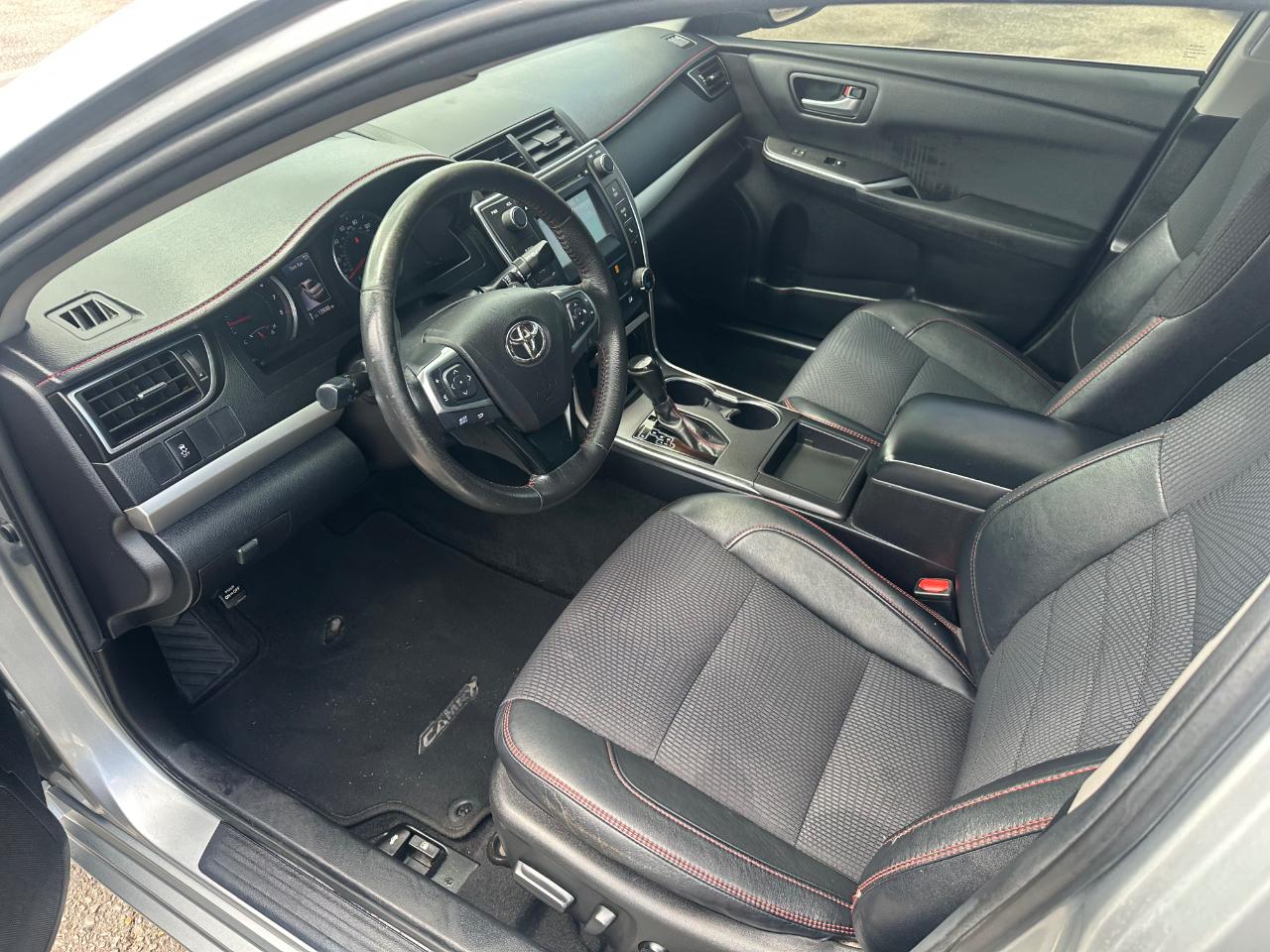 Toyota Camry XLE Auto (Natl) 2017