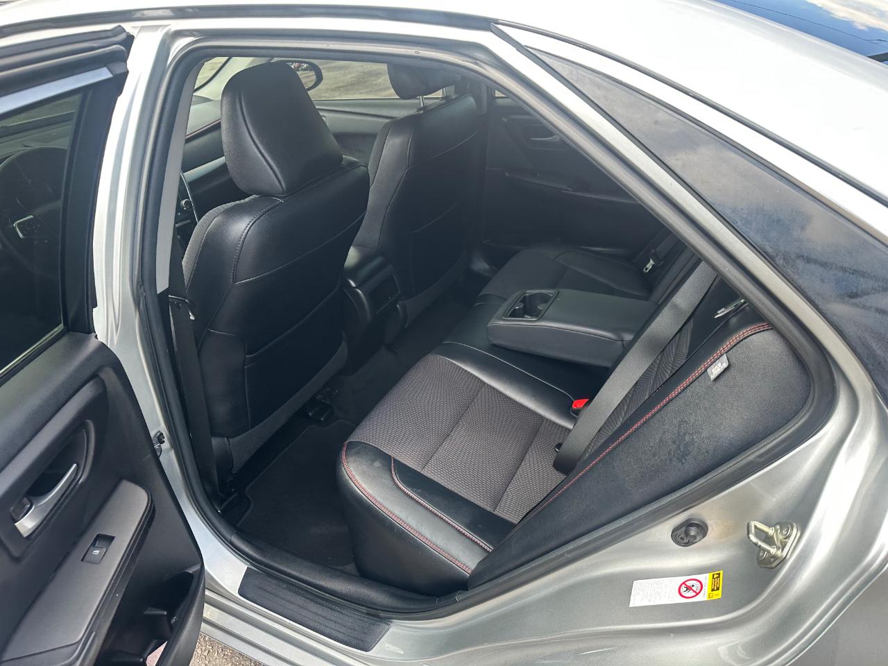 Toyota Camry XLE Auto (Natl) 2017