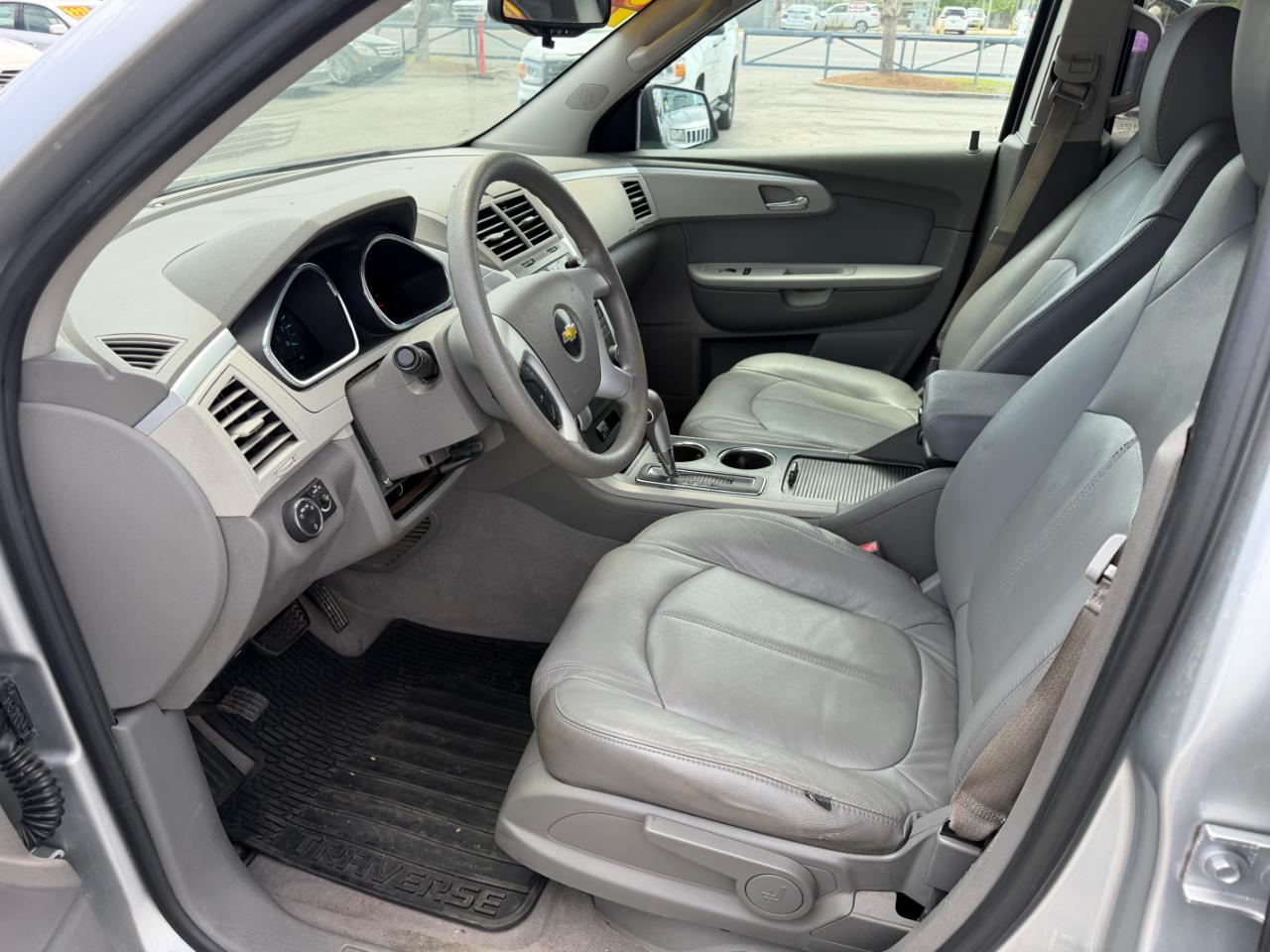 Chevrolet Traverse AWD 4dr LS 2011