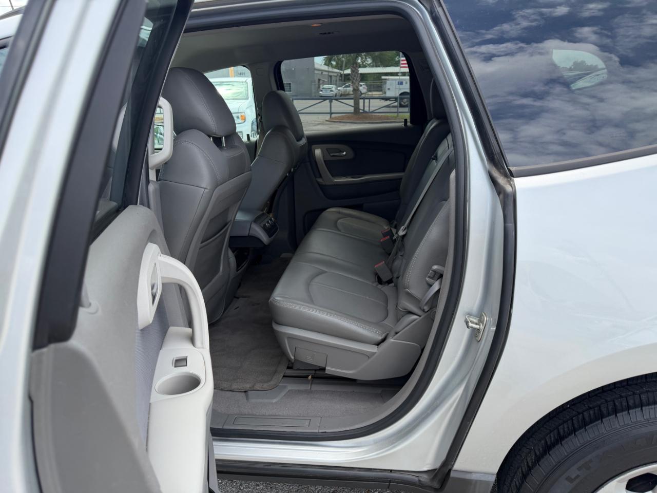 Chevrolet Traverse AWD 4dr LS 2011