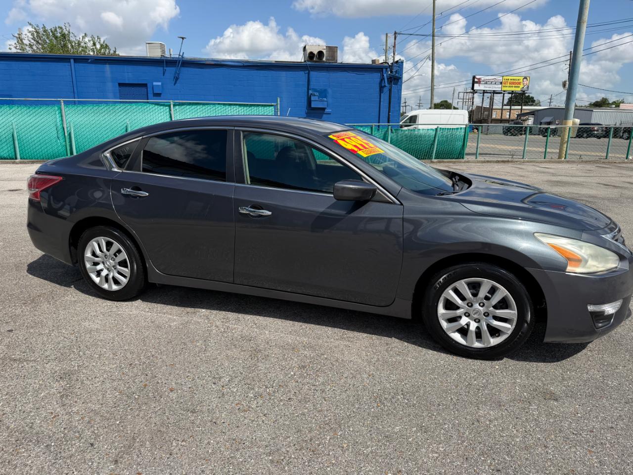 Nissan Altima 4dr Sdn I4 2.5 S 2013