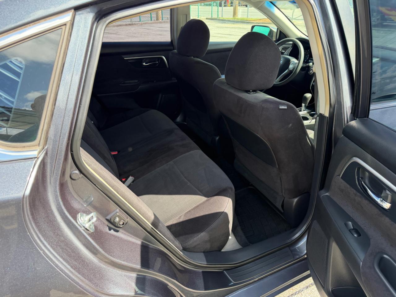 Nissan Altima 4dr Sdn I4 2.5 S 2013