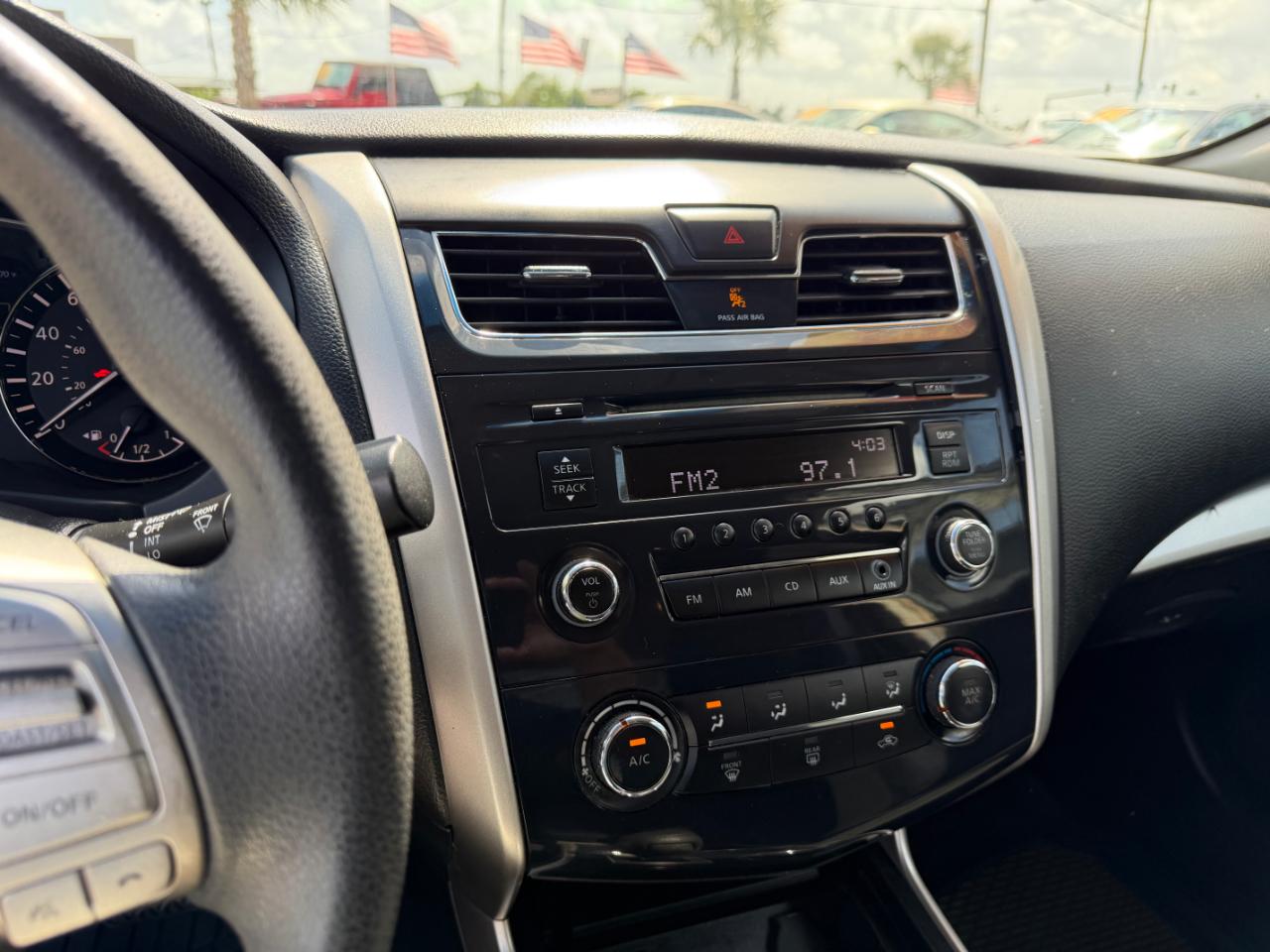 Nissan Altima 4dr Sdn I4 2.5 S 2013