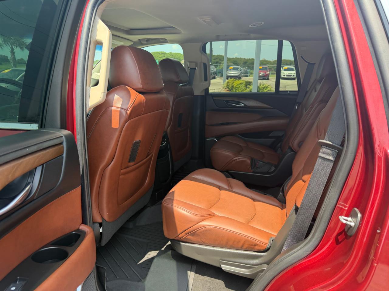Cadillac Escalade 2WD 4dr Luxury 2019
