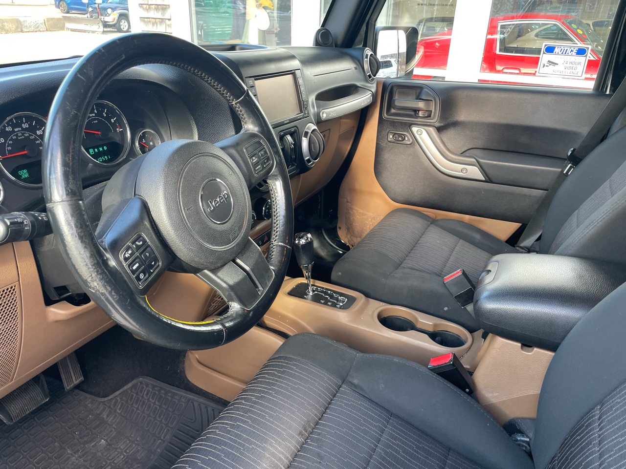 Jeep Wrangler Unlimited Sahara 4WD 2012