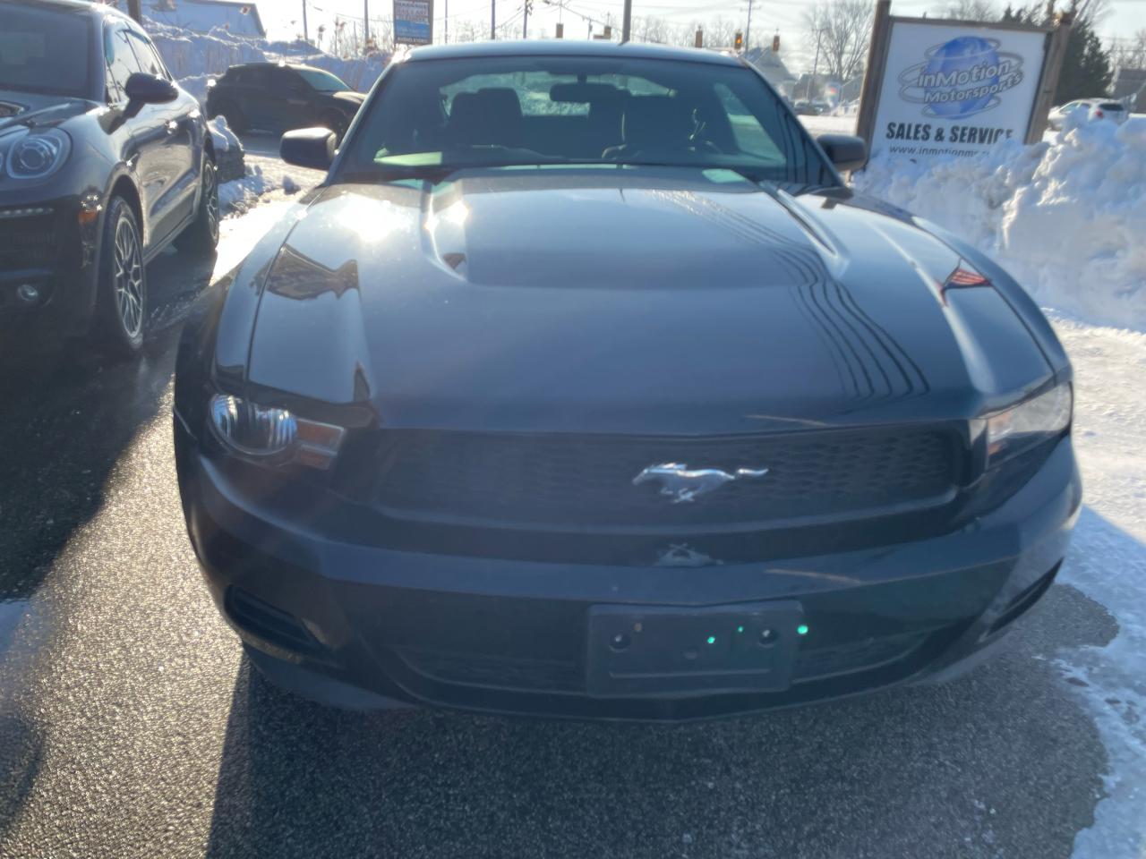 Ford Mustang V6 Coupe 2012