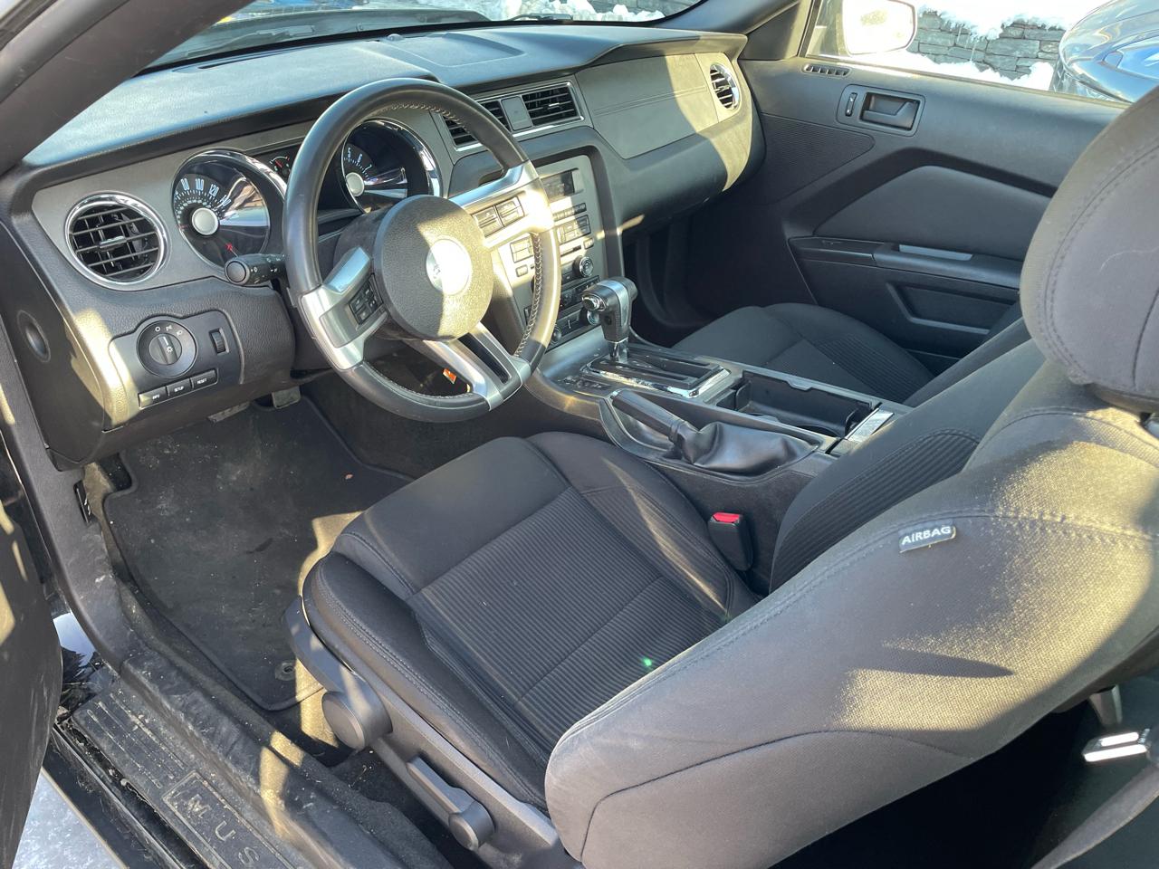 Ford Mustang V6 Coupe 2012