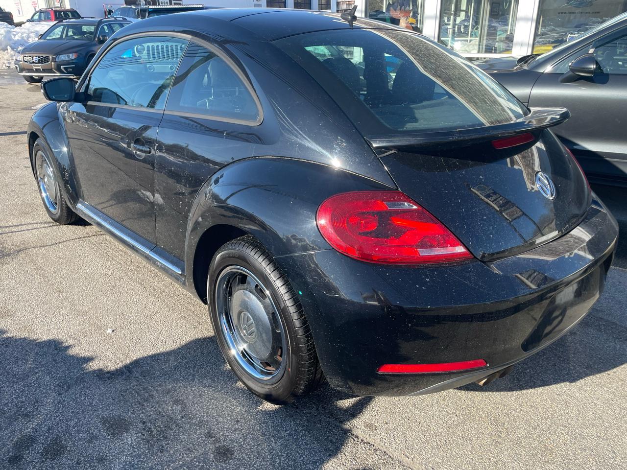 Volkswagen Beetle Base 2012